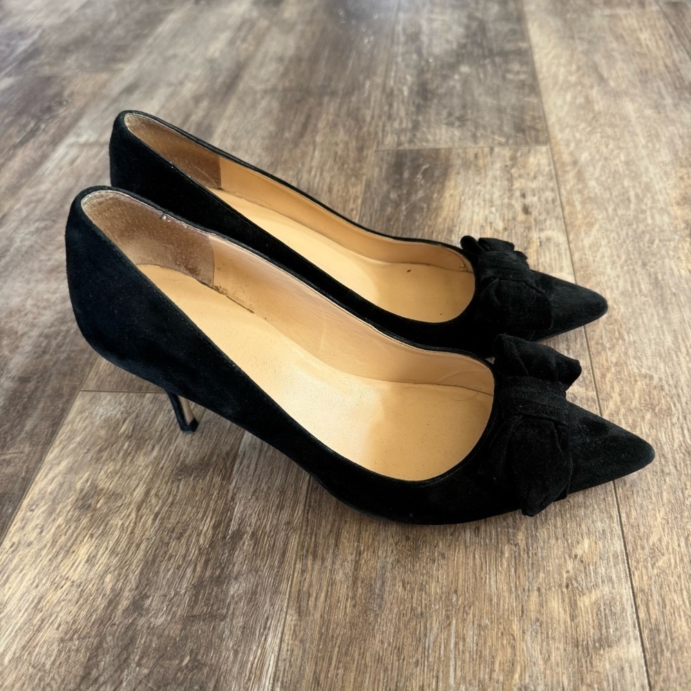 Ivanka Trump Suede Pointy Toe Bow Detail Elegant Black Pumps